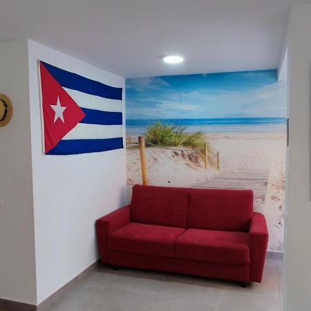 El Rinconcito Cubano En La Playa Apartment อัลเมรีอา ภายนอก รูปภาพ