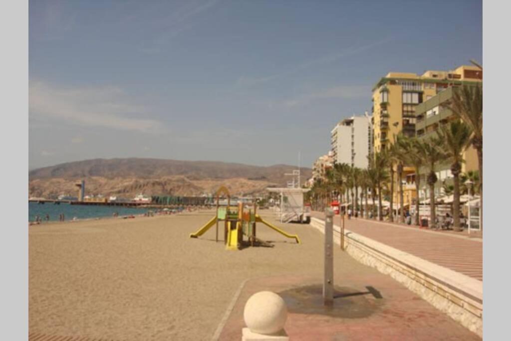 El Rinconcito Cubano En La Playa Apartment อัลเมรีอา ภายนอก รูปภาพ